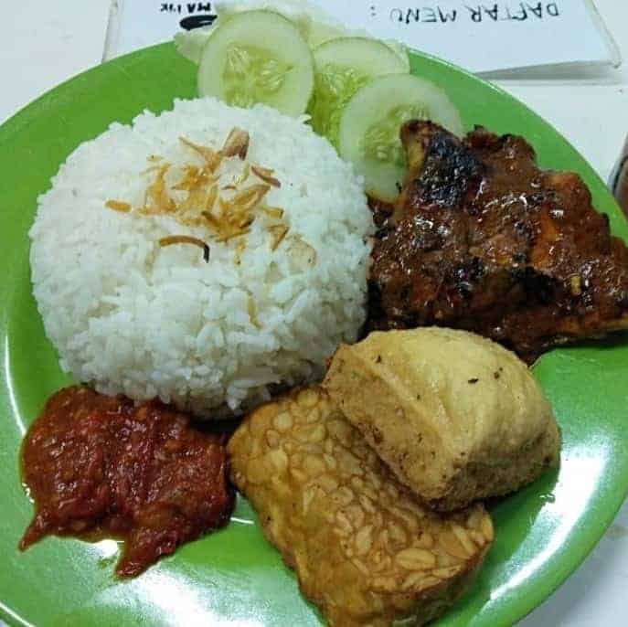 ayam sobek bakar+tahu tempe mama i'ik 1 porsi