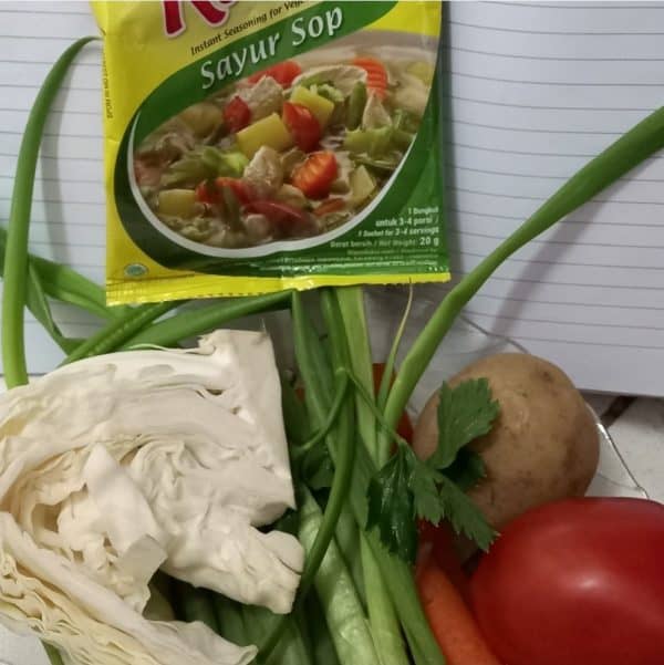 paket sayur sop 500 g + bumbu racik sop